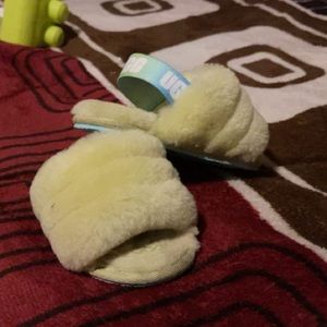 Ugg slides in like green